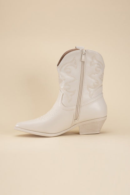 Tapered Toe Western Booties